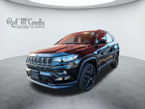 Used 2025 Jeep Compass Latitude w/ Altitude Special Edition AWD/4WD image 1