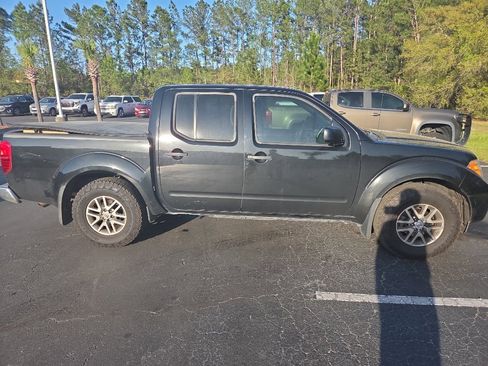 Used 2019 Nissan Frontier SV w/ Value Truck Package image 5