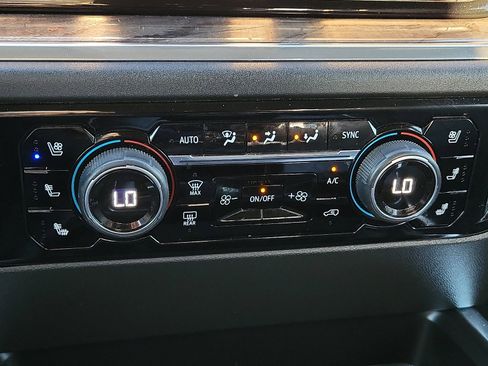 Used 2024 Chevrolet Silverado 2500 LTZ w/ LTZ Premium Texas Edition image 15