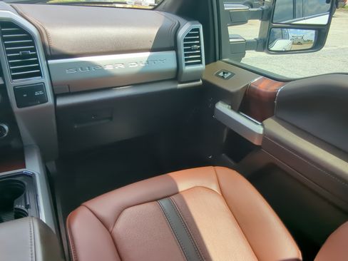 Certified 2021 Ford F250 King Ranch w/ King Ranch Ultimate Package AWD/4WD image 15