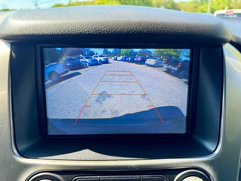 Used 2018 Chevrolet Suburban LT AWD/4WD image 18