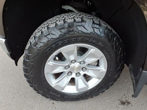 Used 2019 Chevrolet Silverado 1500 LT w/ All-Star Edition image 9