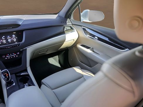 Used 2019 Cadillac XT5 FWD image 27