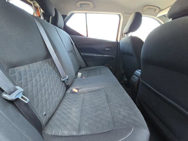 Used 2022 Nissan Kicks SV FWD image 14