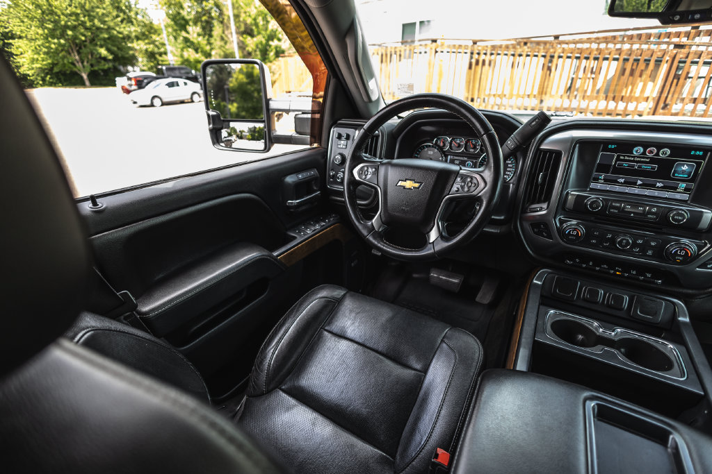 Used 2015 Chevrolet Silverado 2500 LTZ w/ Duramax Plus Package AWD/4WD image 25