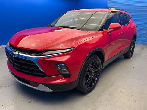 Used 2024 Chevrolet Blazer LT w/ Convenience Package FWD image 4