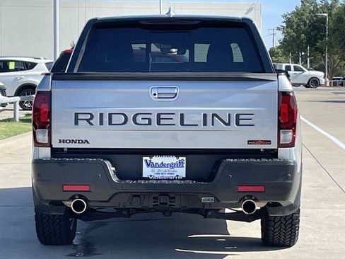 Used 2025 Honda Ridgeline TrailSport image 5