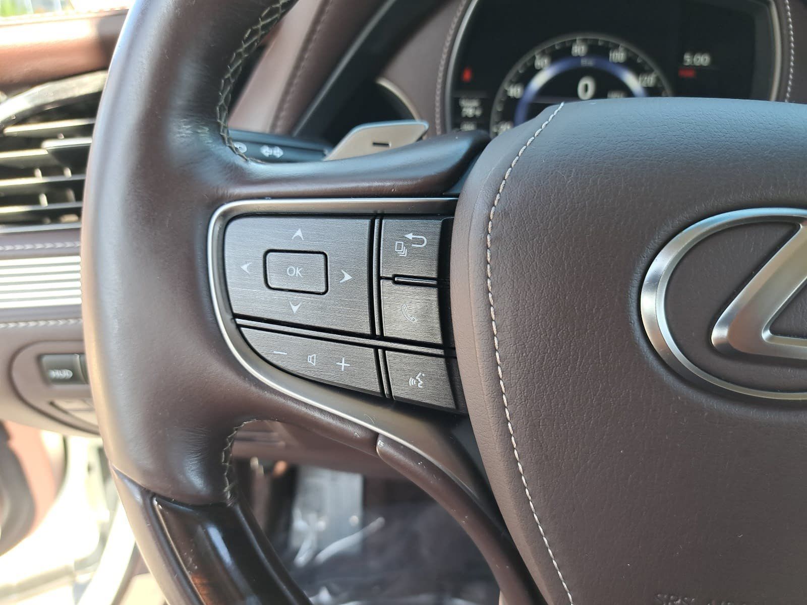 Used 2018 Lexus LS 500 w/ Luxury Package RWD image 18