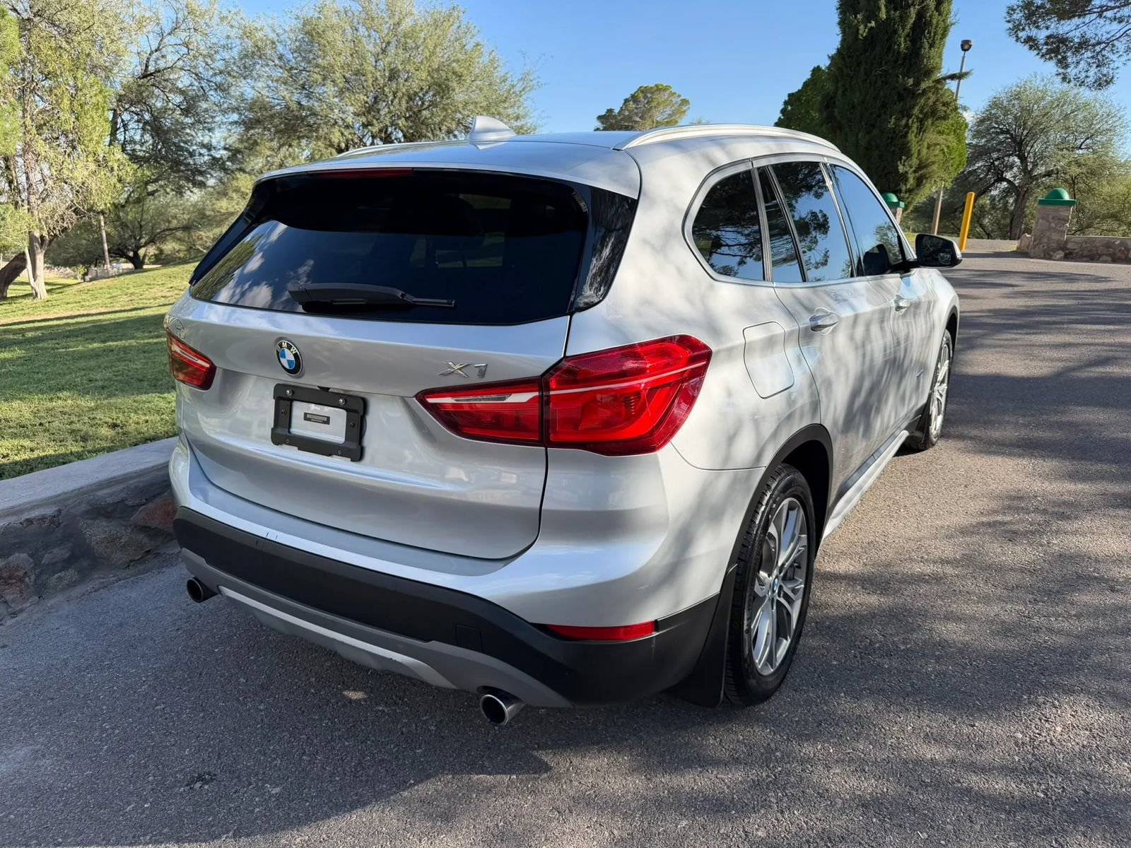 Used 2017 BMW X1 xDrive28i AWD/4WD image 5