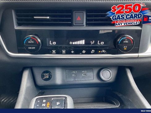 Used 2024 Nissan Rogue SV AWD/4WD image 32