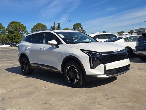 New 2026 Kia Sportage EX AWD/4WD image 2