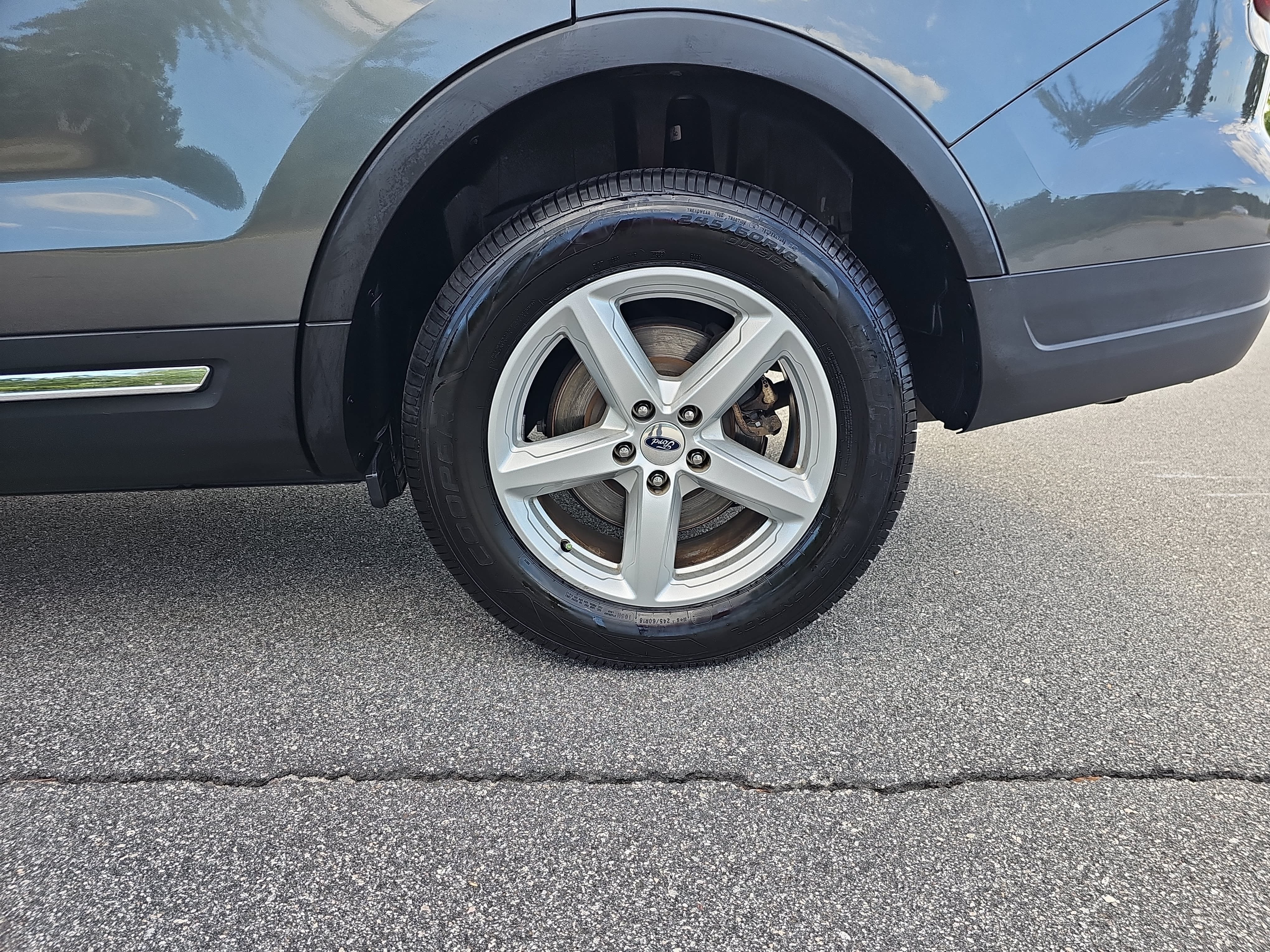 Used 2019 Ford Explorer XLT w/ Equipment Group 201A FWD image 33