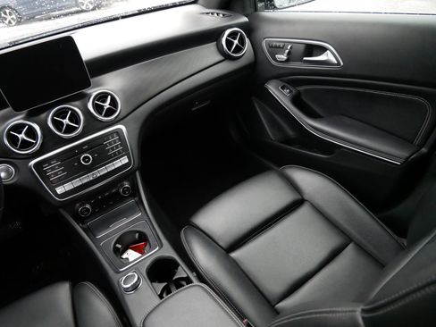 Used 2019 Mercedes-Benz GLA 250 GLA 250 image 11