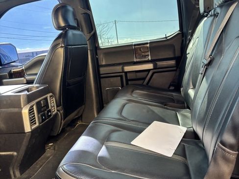 Used 2017 Ford F150 Platinum w/ Equipment Group 701A Luxury image 10