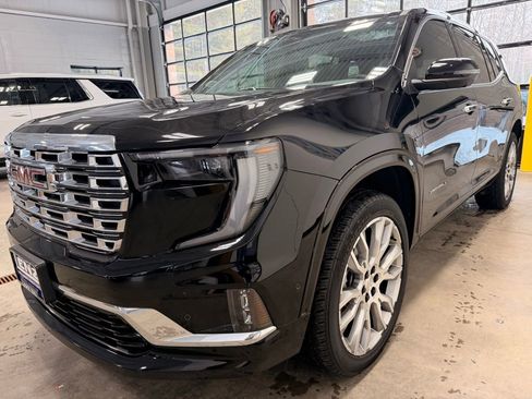 Used 2025 GMC Acadia Denali w/ Super Cruise Package image 4