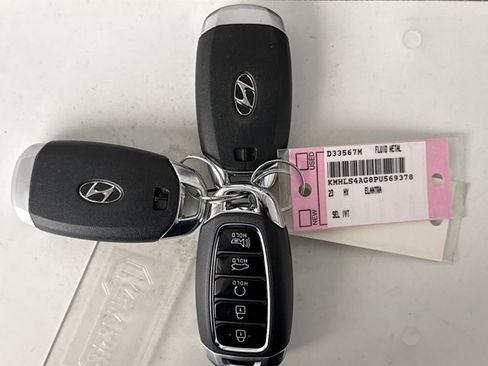 Used 2023 Hyundai Elantra SEL w/ Convenience Package FWD image 10