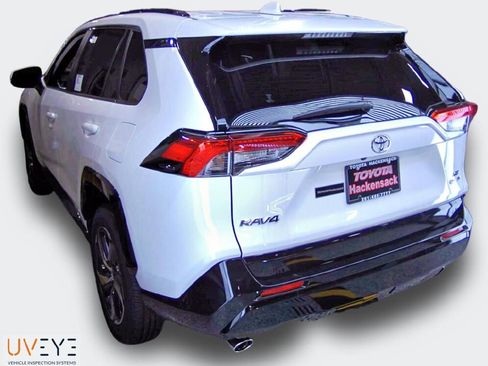 New 2025 Toyota RAV4 SE image 4