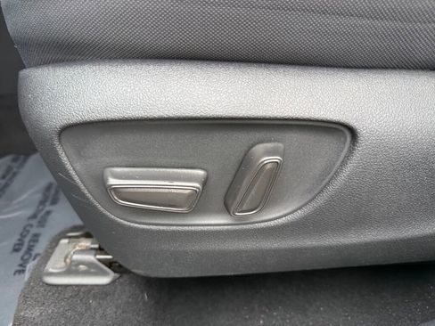 Used 2022 Toyota Highlander LE image 10