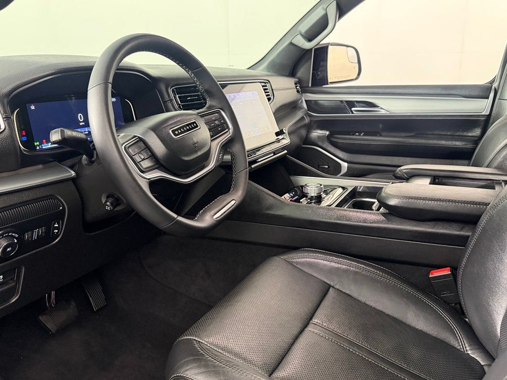 Used 2023 Jeep Wagoneer Series II AWD/4WD image 13