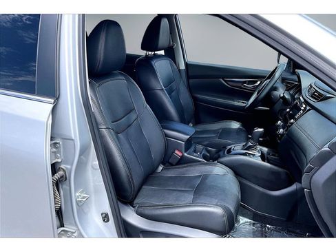 Used 2019 Nissan Rogue SL AWD/4WD image 29