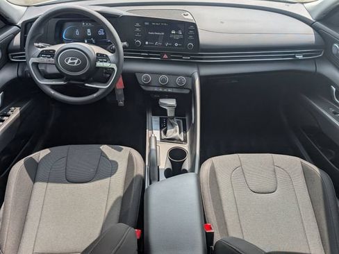 New 2026 Hyundai Elantra SE FWD image 24