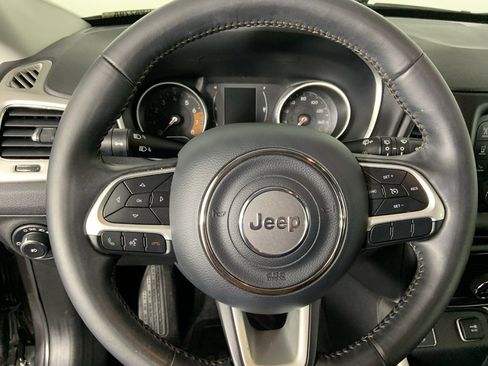 Used 2018 Jeep Compass Latitude image 10