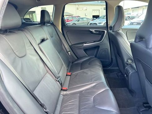 Used 2013 Volvo XC60 3.2 w/ Climate Pkg image 10