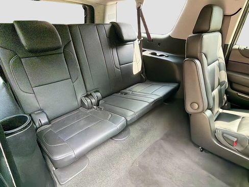 Used 2018 GMC Yukon XL SLT w/ Premium Edition AWD/4WD image 32