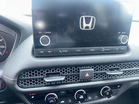 Used 2024 Honda HR-V Sport image 4