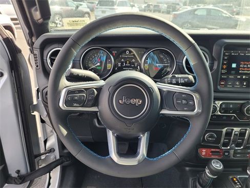 New 2023 Jeep Wrangler Unlimited Rubicon 4xe w/ Steel Bumper Group image 15