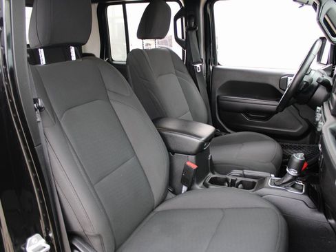 Used 2021 Jeep Gladiator Willys image 24