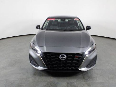 Certified 2025 Nissan Altima 2.5 SR FWD image 13