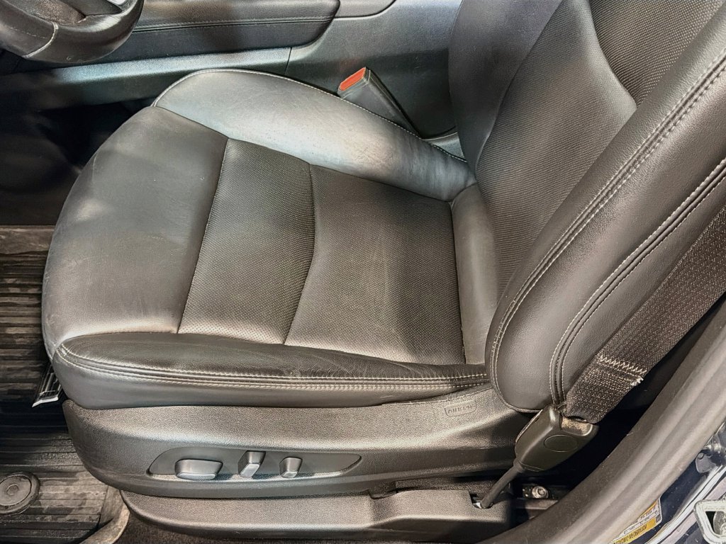 Used 2024 Cadillac XT6 Premium Luxury w/ LPO, Floor Liner Package AWD/4WD image 21