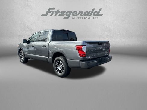 Used 2024 Nissan Titan SV image 5