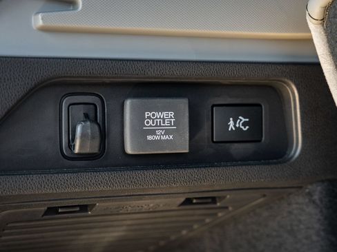 Used 2023 Acura MDX SH-AWD w/ Advance Package image 16