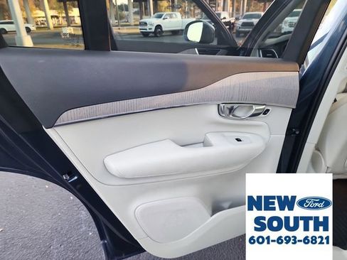 Used 2025 Volvo XC90 B6 Plus w/ Protection Package Premier image 26