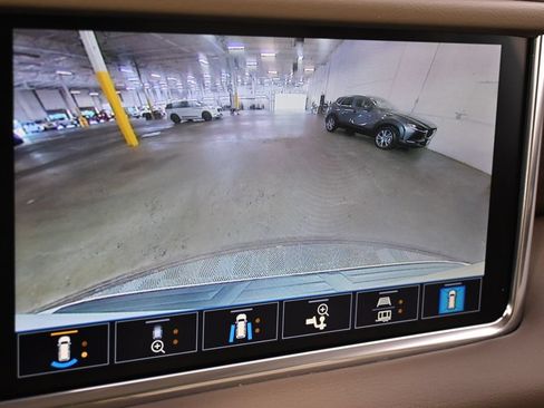 Used 2021 GMC Yukon XL Denali w/ Denali Premium Package AWD/4WD image 32