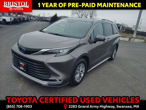 Certified 2024 Toyota Sienna XLE image 3