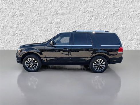 Used 2016 Lincoln Navigator Select image 6