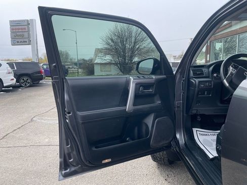 Used 2020 Toyota 4Runner SR5 image 14
