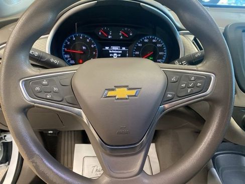 Used 2017 Chevrolet Malibu LS w/ LPO, Convenience Package 1 FWD image 12