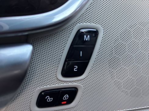 Used 2018 Volvo S90 T5 Momentum w/ Convenience Package image 25