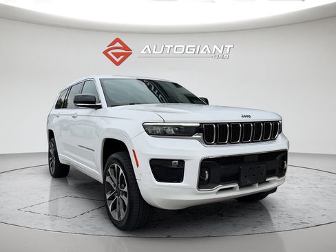 Used 2022 Jeep Grand Cherokee L Overland w/ Luxury Tech Group IV AWD/4WD image 14