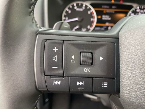 Used 2025 Nissan Rogue SV AWD/4WD image 19