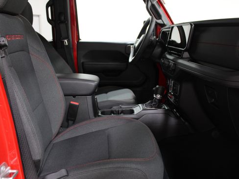 Used 2026 Jeep Gladiator Rubicon AWD/4WD image 32