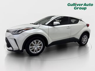 Used 2020 Toyota C-HR LE video 2