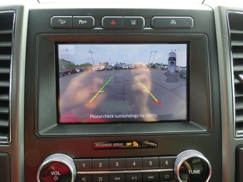 Used 2020 Ford Expedition XLT w/ Equipment Group 202A AWD/4WD image 37