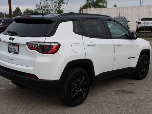 Used 2024 Jeep Compass Latitude w/ Altitude Special Edition image 4