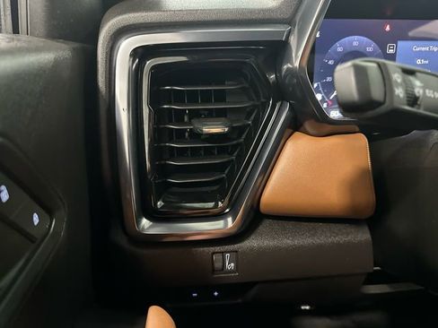 Used 2024 GMC Canyon AT4 w/ Canyon Safety Plus Package AWD/4WD image 25