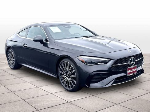 Used 2025 Mercedes-Benz CLE 300 4MATIC Coupe w/ AMG Line image 3